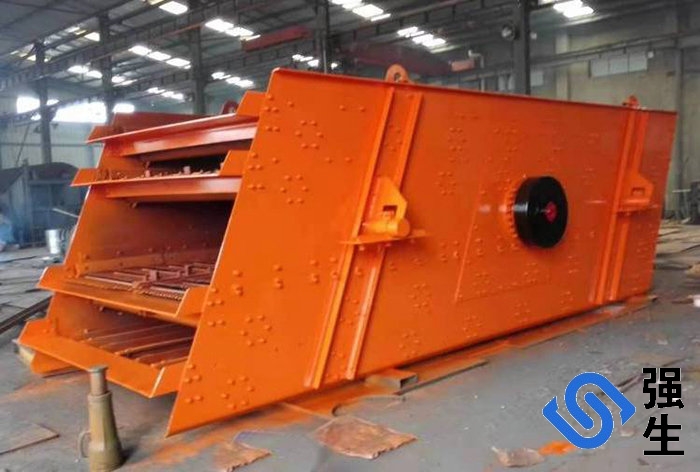 60多年礦用振動篩生產(chǎn)企業(yè)(電話13793898555)生產(chǎn)有高效礦用振動篩,脫水振動篩,電磁高頻振動篩等高規(guī)格高品質(zhì),價格從優(yōu),篩分效率高并可按客戶要求設(shè)計,歡迎選購