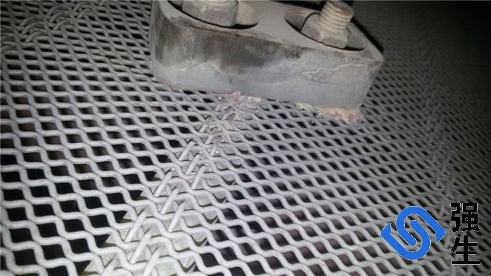 山東濱州強生礦山機械防堵篩網(wǎng)(電話137-9389-8555)主營:錳鋼焊接篩網(wǎng),防堵篩網(wǎng),錳鋼篩網(wǎng),65Mn篩網(wǎng),錳鋼防堵篩網(wǎng),錳鋼焊接篩網(wǎng),鋼板沖孔篩板專業(yè)生產(chǎn)廠家,深受用戶喜愛,購買錳鋼篩網(wǎng),65Mn篩網(wǎng),防堵篩網(wǎng),錳鋼礦篩網(wǎng),鋼板沖孔篩板就找山東濱州強生錳鋼篩網(wǎng)